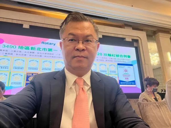 ▲▼財經專家黃世聰。(圖/翻攝黃世聰臉書)