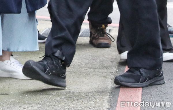 ▲▼柯文哲 電子腳鐐。(圖/記者屠惠剛攝)