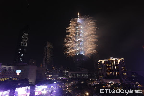 ▲▼台北101跨年煙火。(圖/記者湯興漢攝)