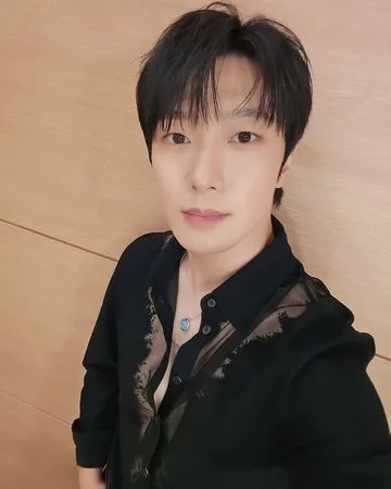 ▲▼金浩中 suga 崔敏煥。(圖/翻攝自Instagram/tojws)