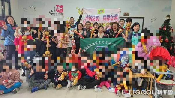 ▲救國團嘉義工青服務隊捐贈物資。(圖/記者翁伊森攝)