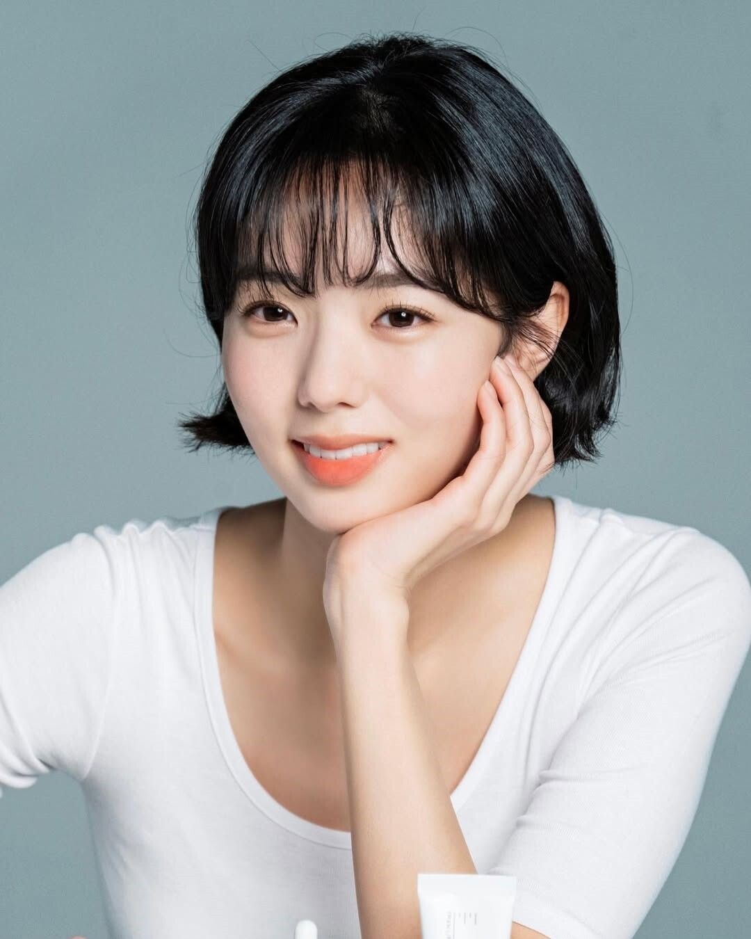 ▲蔡秀彬短髮 。(圖/翻攝自IG、MBC)