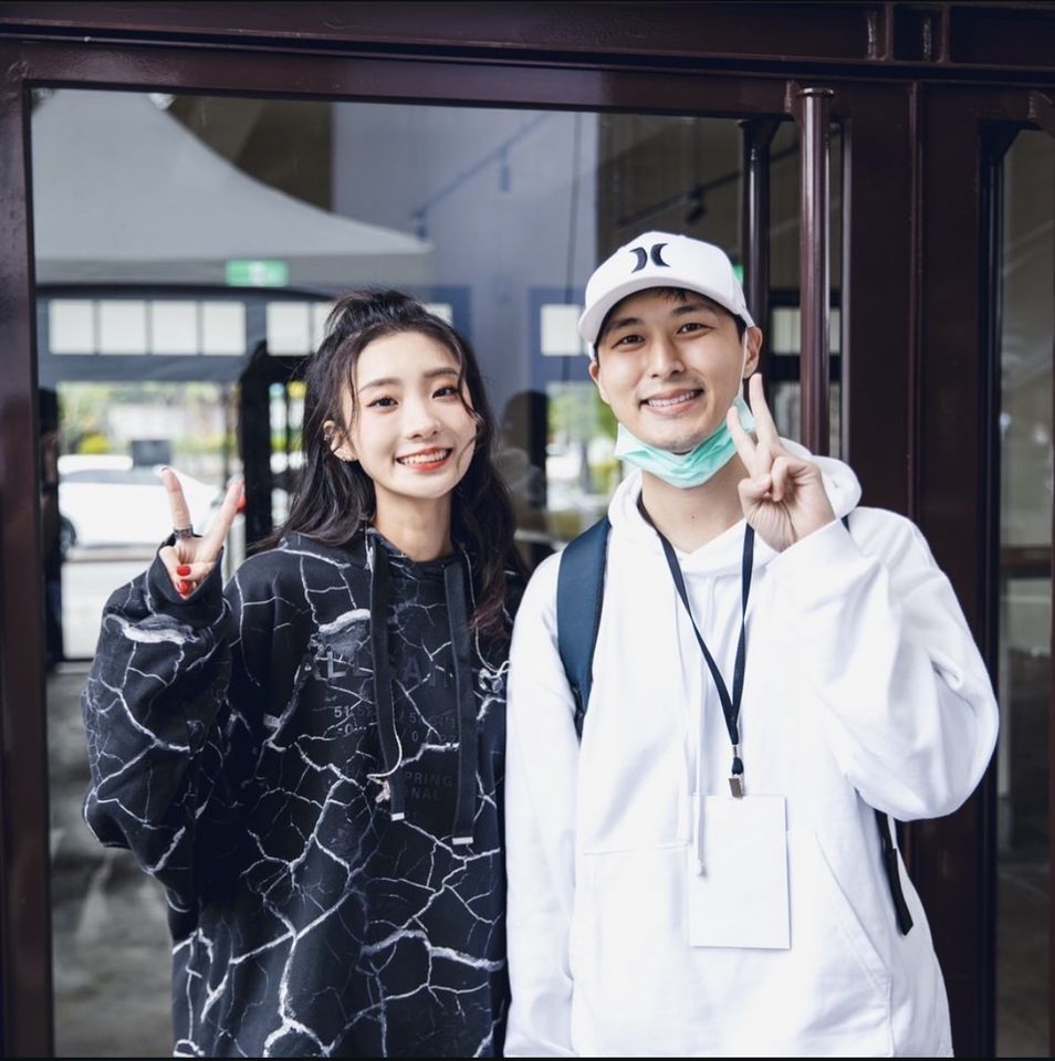 ▲▼嚴爵、陳華。(圖/翻攝嚴爵IG)