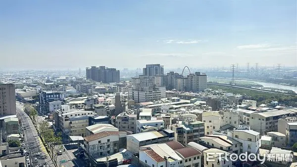 ▲▼ 烏日房市,空拍,高鐵站,舊市區,烏日區,鳥瞰 。(圖/記者陳筱惠攝)