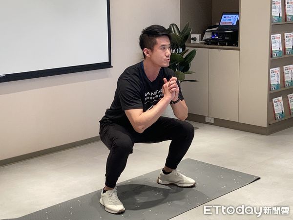 ▲▼行健大直健康管理診所院長梁程超分享自己減重心法。(圖/記者洪巧藍攝)