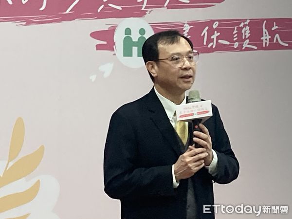 ▲▼健保署長石崇良出席乳房醫學會談HER2乳癌雙標靶皮下針劑納健保給付記者會。(圖/記者洪巧藍攝)