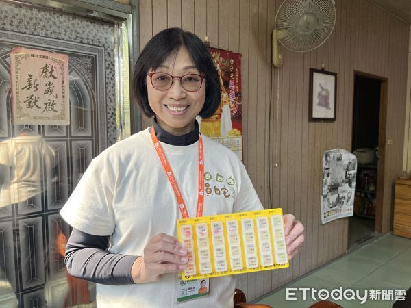 ▲▼員郭醫院在宅醫療團隊訪視阿滿姨家。(圖/記者洪巧藍攝)