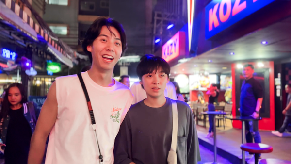 ▲《金魚缸小姐》新生代女演員陳靚與泰國女星Prapamonton Eiamchan全裸演出泰國浴。(圖/《金魚缸小姐》團隊提供)