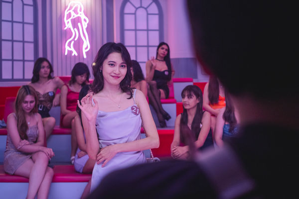 ▲《金魚缸小姐》新生代女演員陳靚與泰國女星Prapamonton Eiamchan全裸演出泰國浴。(圖/《金魚缸小姐》團隊提供)