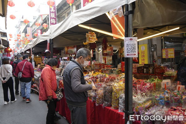 ▲南投市舊城年貨大街開幕,300元消費抽iPhone 16。(圖/南投市公所提供)