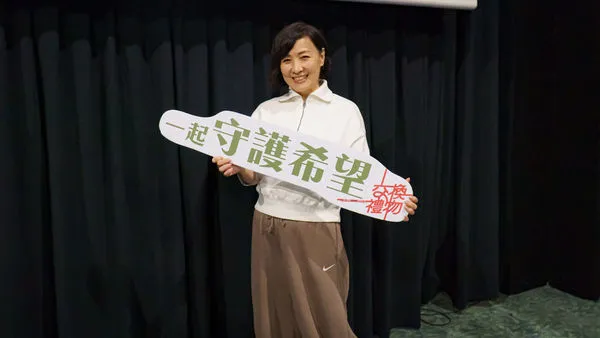 ▲邱瓈寬(寬姐)、寶媽出席《交換禮物》包場特映。(圖/寬魚國際提供)