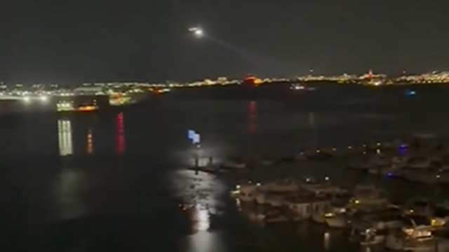 ▲▼快訊/「小飛機墜河」生死不明 美國雷根國家機場停飛。(圖/X)