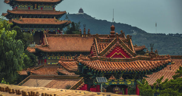 農曆春節許多民眾會前往廟宇參拜。(示意圖/翻攝Pexels)