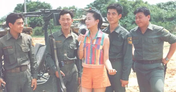 張立威(右)曾在《報告班長》、《狗蛋大兵》等經典國片中演出,如今傳出過世噩耗。(圖/報系資料照)