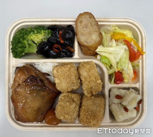 ▲▼台鐵推出平溪天燈節限定許願便當。(圖/台鐵提供)