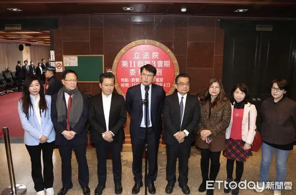 ▲▼立法院新會期 報到 民眾黨 黃國昌 聯訪。(圖/記者屠惠剛攝)