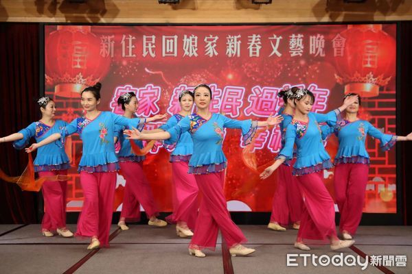 ▲▼新住民回娘家新春文藝晚會,縣長徐榛蔚受邀出席場面相當熱絡。(圖/花蓮縣政府提供,下同)