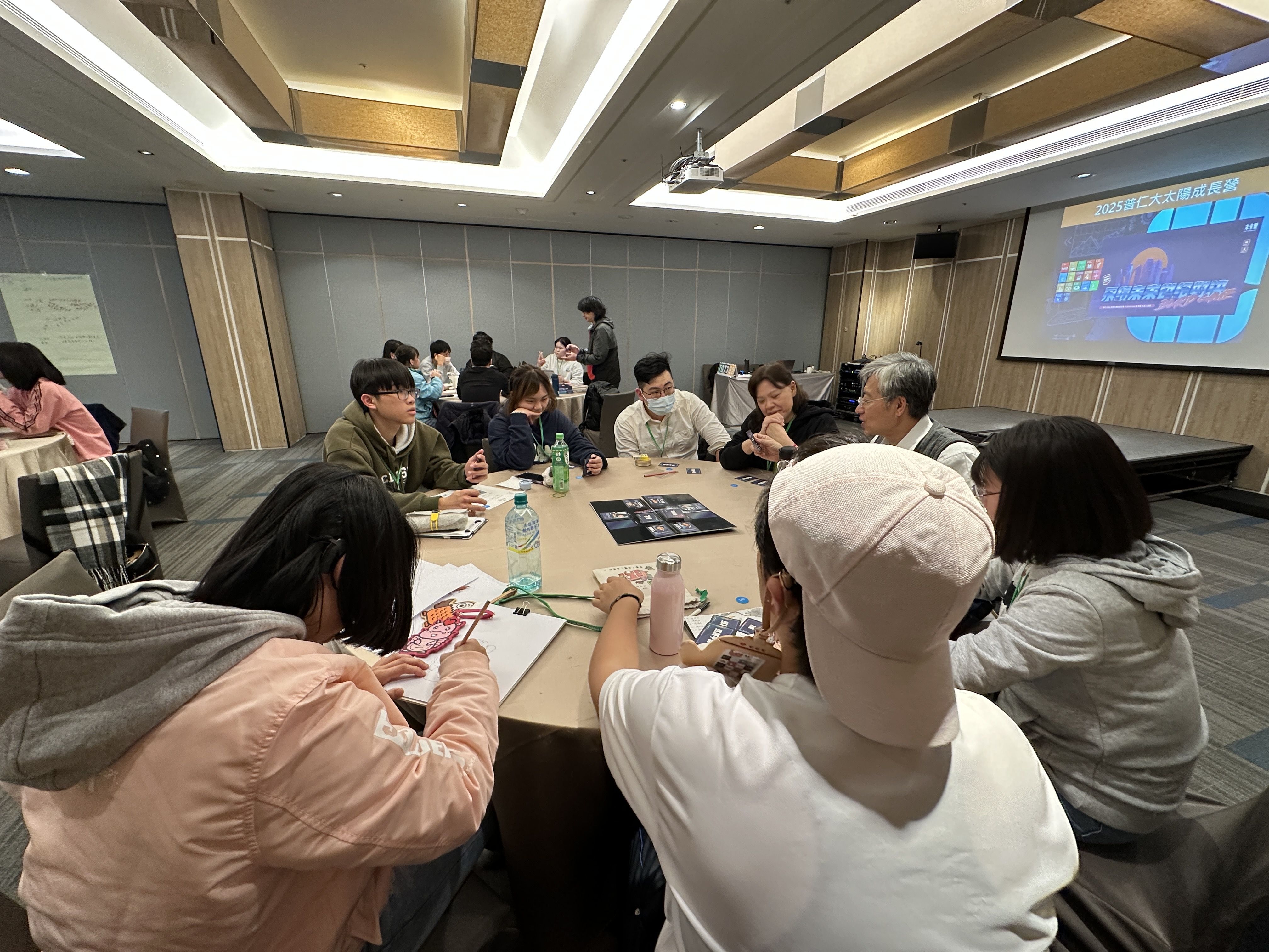 ▲首屆普仁大太陽成長營 靈鷲山點燃青春潛能。(圖/靈鷲山佛教教團提供)