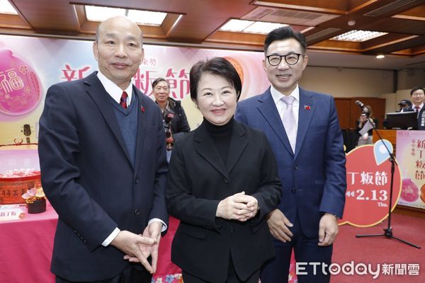 ▲▼ 韓國瑜、江啟臣、盧秀燕-東勢新丁粄送進立法院。(圖/記者湯興漢攝)