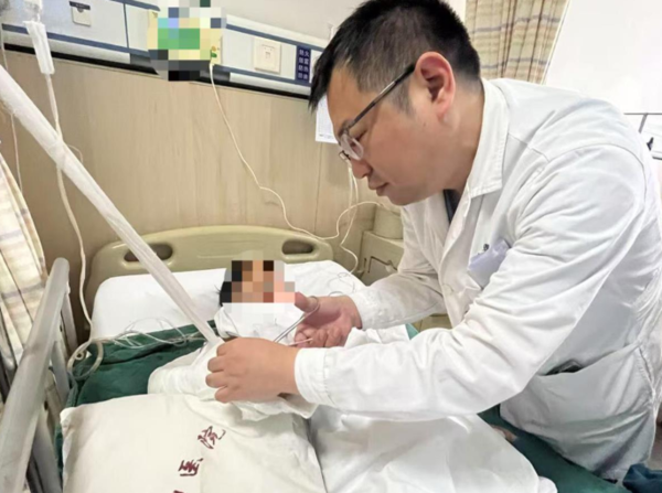 ▲▼陸屁孩自製鞭炮,被炸斷3根手指。(圖/翻攝自極目新聞)