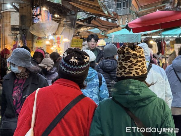 ▲▼寒流,冷氣團,寒冷,降溫,濕冷,天氣,冬天,市場。(圖/記者謝盛帆攝)