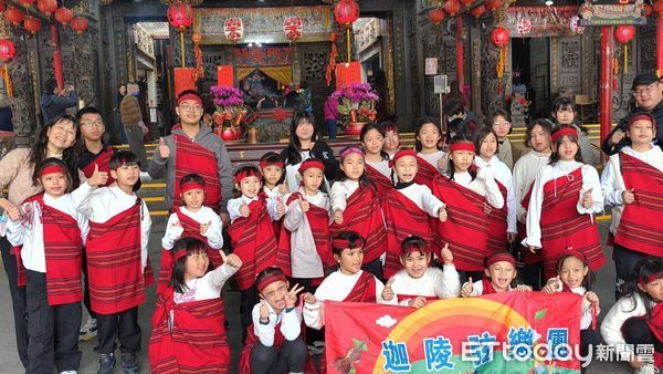 ▲南投迦陵偏鄉弦樂團到東港溫府德修共和協會進行交流 。(圖/屏東縣惜緣偏鄉公益行腳團提供)