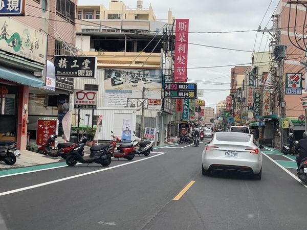 ▲彰化大埔路人行道標線已上路。(圖/民眾提供)