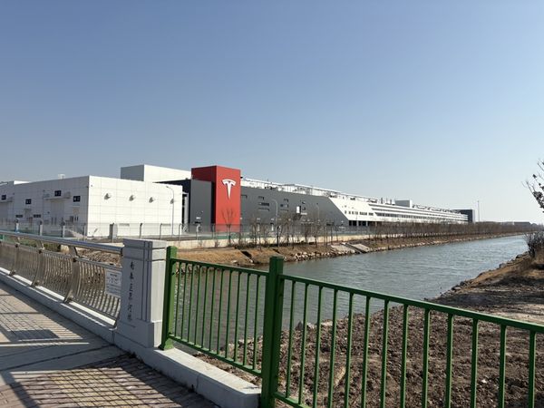 ▲▼特斯拉上海儲能超級工廠投產 開工至今僅9個月。(圖/翻攝上觀新聞)