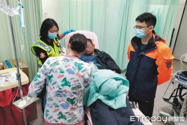 ▲圖1:水里急診救護站醫護人員施以抗癲癇藥物,穩定癲癇患者病情,轉送至南基醫院治療。(圖/彰基醫院提供,下同)