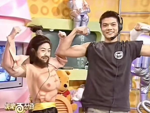 ▲▼小隆回憶《娛百》時光。(圖/翻攝自抖音)