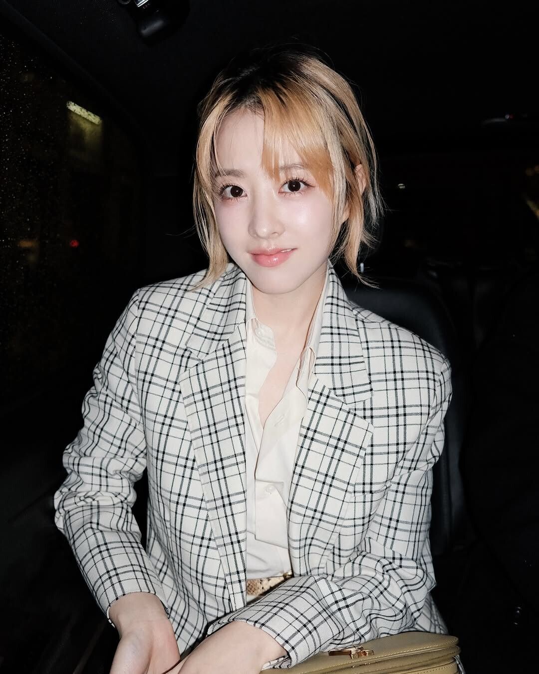 ▲韓星金髮 。(圖/翻攝自IG)