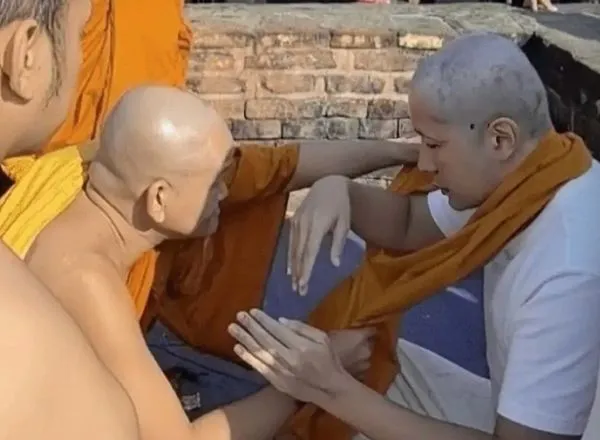 ▲▼ 港星李日朗出家 。(圖/翻攝 李日朗臉書)