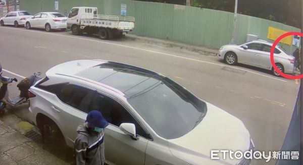 ▲▼台中市府工地遭竊!小偷「軟骨功」鑽30cm小縫 剪電纜賤賣2萬。(圖/記者許權毅翻攝)