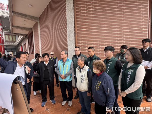 ▲立委林俊憲爭取北區、南區多處重要路口增設左轉專用道,會同相關單位現勘。(圖/記者林東良翻攝,下同)