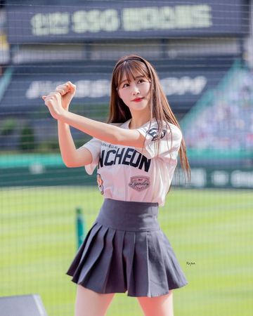 金渡娥身材姣好,甜美笑容擄獲眾多粉絲。(翻攝IG@doa_1224 )