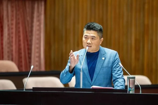 ▲▼顏寬恒 。(圖/翻攝顏寬恒臉書)