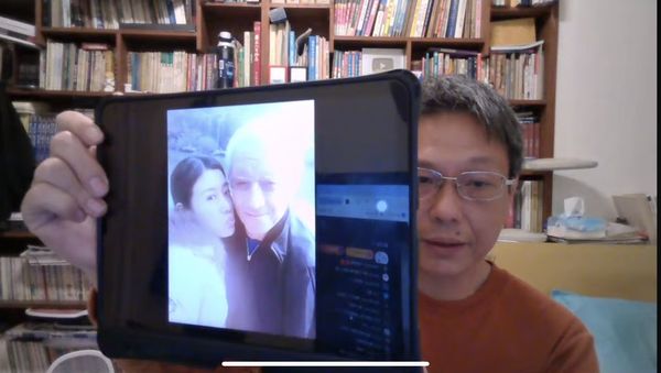 ▲▼媒體人謝寒冰再爆多張曹興誠與小三合照。(圖/翻攝自YouTube/謝寒冰)