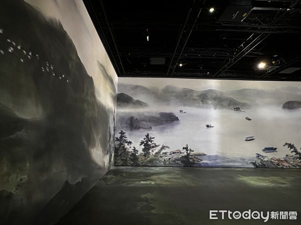 ▲▼世界紀錄最巨幅當代水墨畫《臺灣風物圖》全長320公尺、高1.8公尺,如今透過數位轉譯打造為「全沈浸投影展覽」,在台北101双融域展出。(圖/記者林育綾攝)