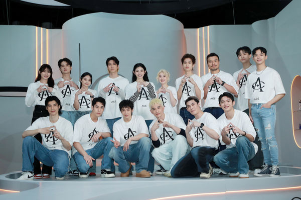 ▲爸爸跟外公都是消防員,「最美魚販」劉心語則具有醫護背景。(圖/合名娛樂提供)