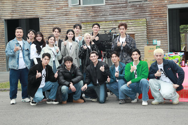 ▲爸爸跟外公都是消防員,「最美魚販」劉心語則具有醫護背景。(圖/合名娛樂提供)