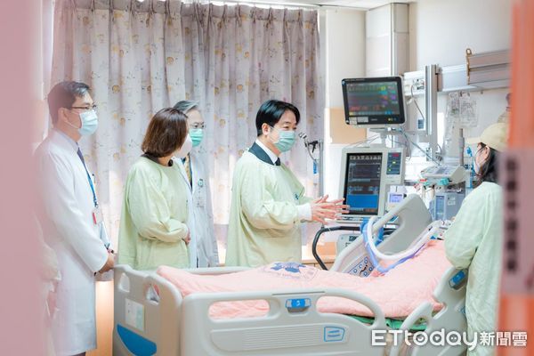 ▲姜姓樓管,新光三越。(圖/翻攝郭雅慧臉書)