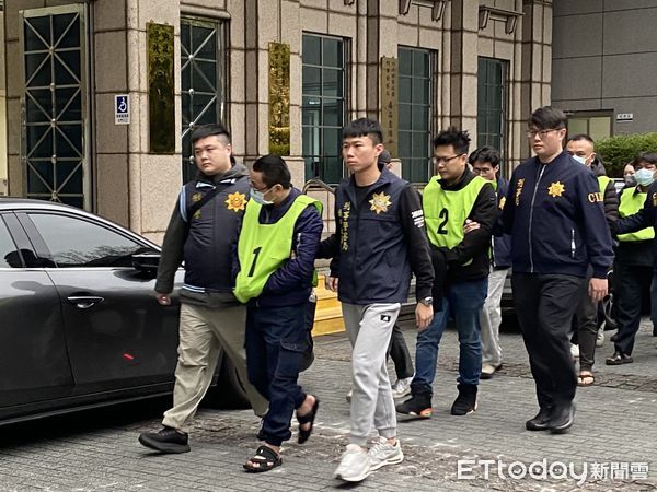 ▲刑事局再度偵破台版地面師案件、逮捕配合詐團的假代書及資產管理公司人員。(圖/記者張君豪翻攝)