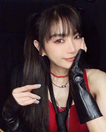 ▲謝金燕仍舊維持少女般外貌和火辣身材。(圖/翻攝自Instagram/jeanniehsieh___bbb)