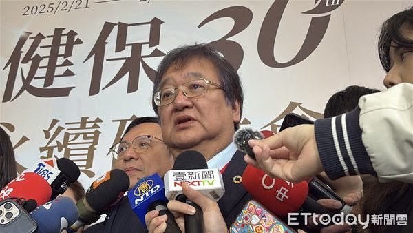 ▲▼衛福部長邱泰源出席出席健保30年永續研討會開幕式。(圖/記者洪巧藍攝)