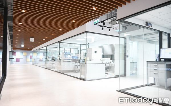 ▲桃園市警局鑑識中心實驗室擁有先進設備與研發團隊。(資料照/記者沈繼昌翻攝)