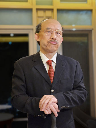 ▲舞台劇《謝謝大家收看》郭子乾巧扮柯建銘。(圖/金星文創提供)