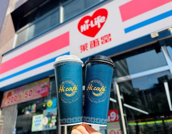 ▲▼狂賀中華隊在WBCQ以「9比1」擊潰南非,超商也紛紛推出優惠歡慶。(圖/業者提供)