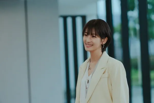 ▲《祕書俱樂部》賴雅妍飾演的Cindy愛情抉擇成謎。(圖/TVBS提供)