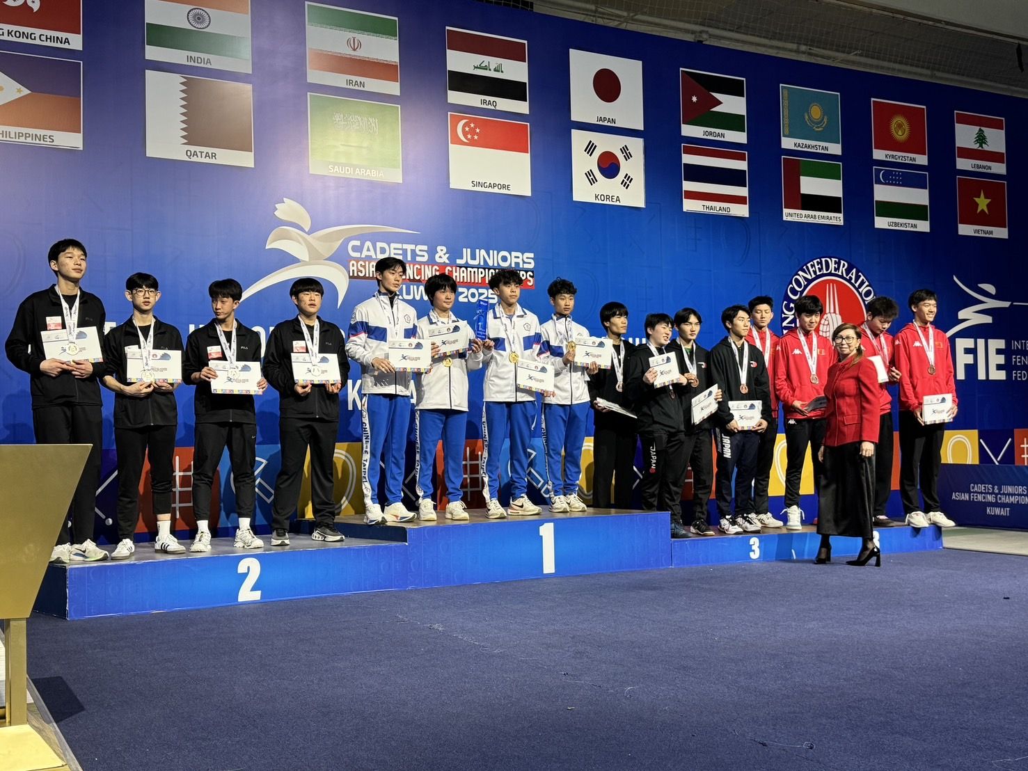 ▲▼亞洲青少年擊劍錦標賽,台灣贏得銳劍男子團體冠軍。(圖/翻攝中華民國擊劍協會臉書)
