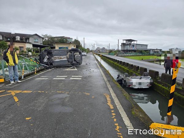 ▲▼宜蘭員山鄉尚惠路驚險車禍,雙車翻覆4傷。(圖/記者游芳男翻攝,下同)